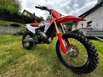 KTM SX 300 , 2023 FMF vyfuk - 4
