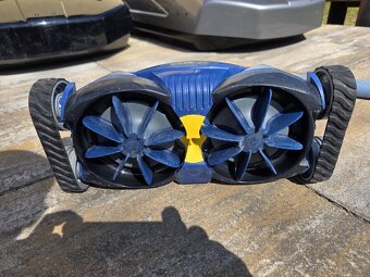Bazenovy roboticky vysavač BARCUDA MX8 - 4