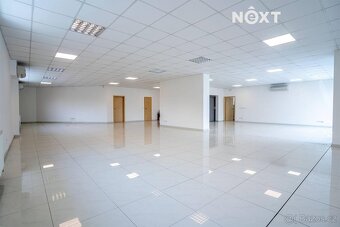 Pronájem komerční Obchodní prostory, 300㎡ - 4