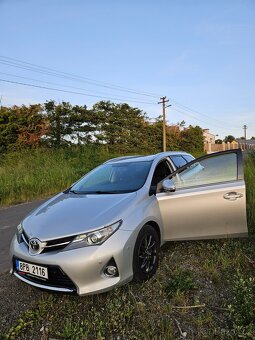 Toyota Auris Ts 2.0D - 4