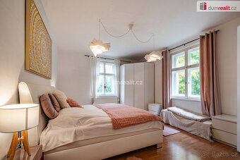 Prostorný byt 3+1 ve zvýšeném přízemí rodinné vily se zahrad - 4