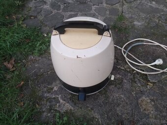 Prodám elektrickou ždímačku na prádlo KLAD - 4