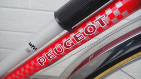 Peugeot 1982,  červené, hezký originál - 4