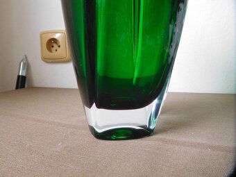 ZAJÍMAVÁ VÁZA - HUTNÍ SKLO - 4