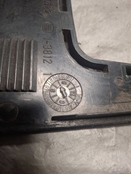 Mercedes-Benz W123 stredovy panel - 4