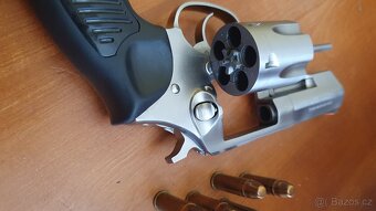 RUGER SP101 .38 speciál s pouzdrem - 4
