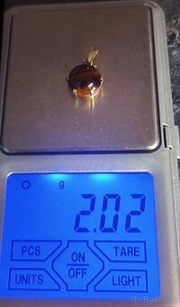 Zlatý přívěsek s tygřím okem - 4