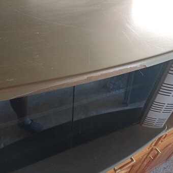 Prodám televizní stolek  - SONY  model - 4