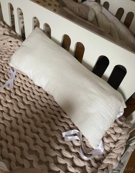 Nová designová postýlka s matraci - 4