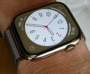 Apple Watch S8 LTE 45mm zlatá ocel s hvězdně bílým řemínkem - 4