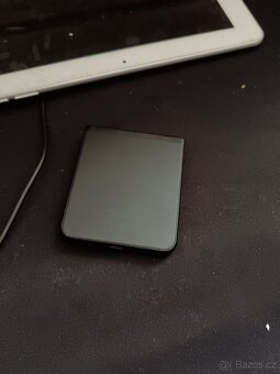 Samsung flip 3 5g - 4