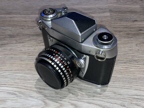 Starší fotoaparát EXA la , Autoknips II a příslušenství - 4