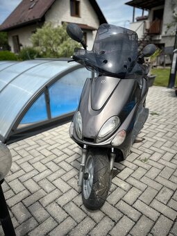 skútr Yamaha SE06 – 125 ccm (nepojízdný, na značkách) - 4