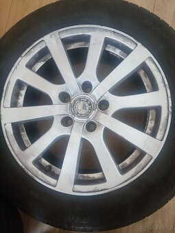 Prodám zimní alu kola 16" – pneu 215/55 R16 H, vzorek 6 mm - 4