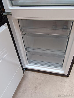 Chladnička s mrazákem Gorenje Simplicity otvírání vlevo - 4