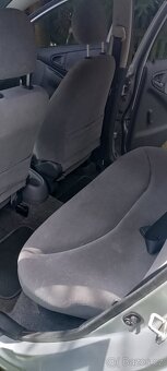 Toyota Yaris - 4