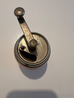 Starožitný ruční mlýnek na pepř - Antigue, vintage - 4