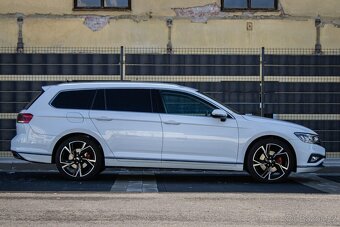 Volkswagen Passat Variant 2.0 TDI EVO Elegance DSG - 4