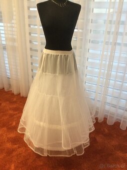 Svatebni šaty zn Madorra - 4