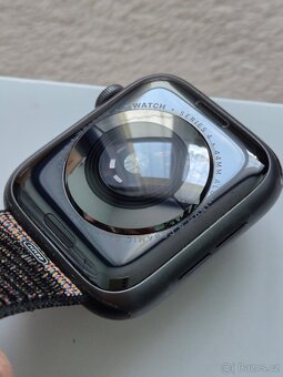 Apple Watch 4 44mm - 4