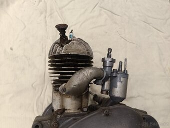 Jawa robot 100 motor prvomodel - 4