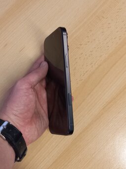 Apple iPhone 16 pro Max - 4