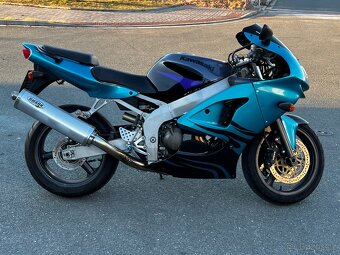 Kawasaki ZX6R - 4