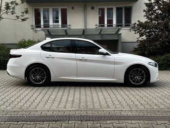 Alfa Romeo Giulia 2.2 JTDM 132kW Super Kůže Navi Automat - 4