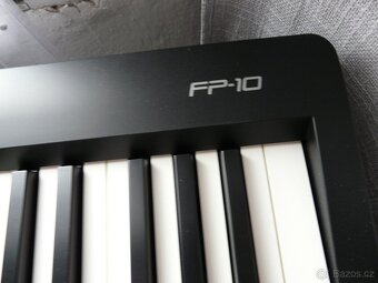 Roland FP-10 digitální piano s plně vyváženou klaviaturou - 4