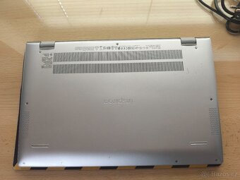 Dell Inspiron 15 (5502) Silver kovový - 4