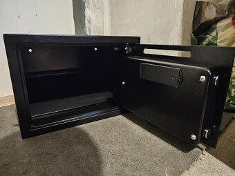 Digitální sejf 35 x 25 x 25 cm - 4