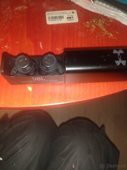 sluchátka JBL Under Armour True Wireless Flash X . - 4