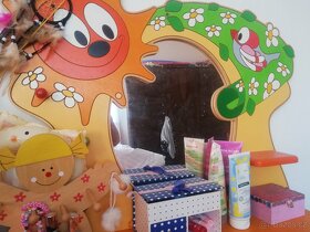 kosmetický stolek - 4