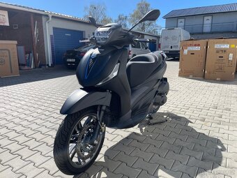 Piaggio Beverly 310 S - 4