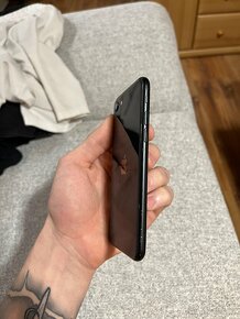 iPhone SE 2020 64GB Černý - 4