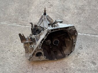 Motor a převodovka Nissan 1.6i HR16 - 4