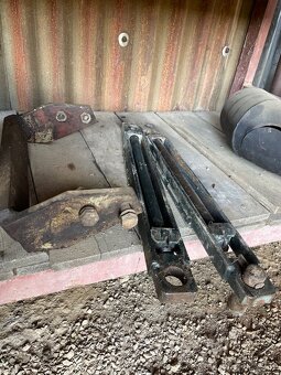 Táhla a spodní lišta závěsu na zetor - 8011 - 4