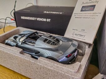 Henessey Venom 1:18 Autoart Signature - 4