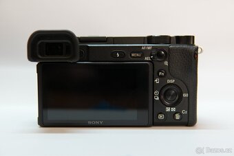Sony Alpha A6400 – tělo s příslušenstvím - 4
