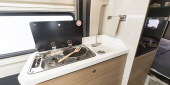 Pronájem obytné dodávky až pro 4 os - 4