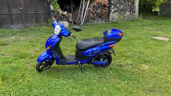 Elektrický skútr Racceway E-Moped - 4