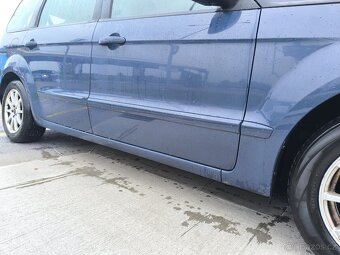 Ford Galaxy 7 míst - 4