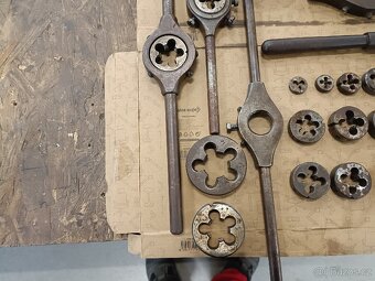 Vratidla a závitová očka - 4