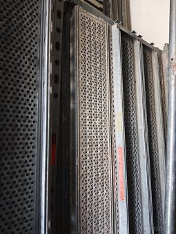 Prodám lešení Layher blitz 109, široké rámy na 3 podlahy - 4