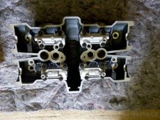 Yamaha V-Max - hlava válců přední - 4