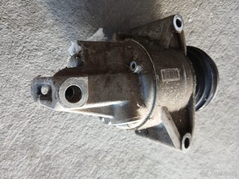 Kompresor klimatizace 926000287R DACIA - 4