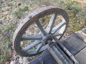 Loukoťové kolo - vozík s loukoťovými koly - 4