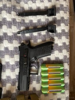 KOMPLETNÍ AIRSOFT VÝBAVA NA PRODEJ – ZBRAŇ, VÝSTROJ, OBLEČEN - 4