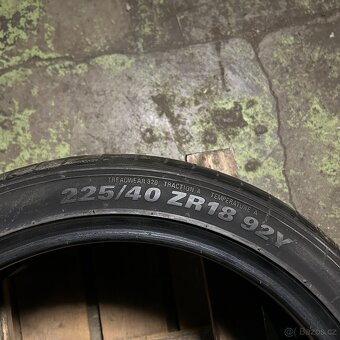 Letní pneu 225/40 R18 92Y Kumho 4-4,5mm - 4