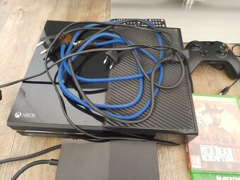 XBOX ONE 500GB + 6 her a dva ovladače - 4